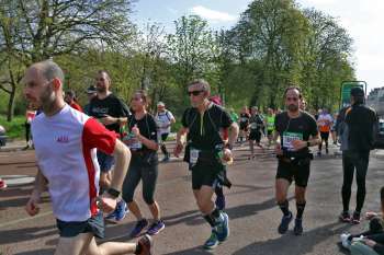 مسابقه ماراتن در حومه پاریس