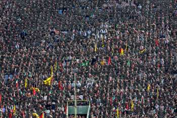 اجتماع بزرگ بسیجیان با حضور مقام معظم رهبری در ورزشگاه صد هزار نفری آزادی